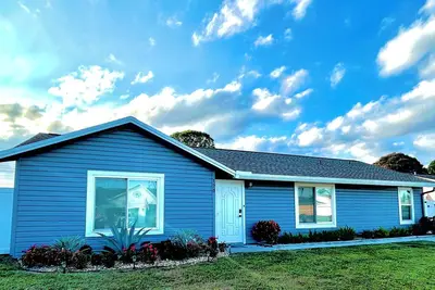 Image de This Charming 3-bedroom house in Royal Palm Beach offers comfort and style!