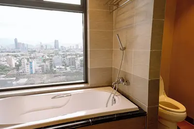 Image de Beachfront Luxury 2-bedroom apartment in charming Đà Nẵng.