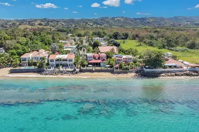 Villa Avalon - Ocean front property located in Rincon