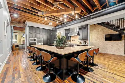 Image de United Center Compound w/Rooftop, Hot Tub, Sauna