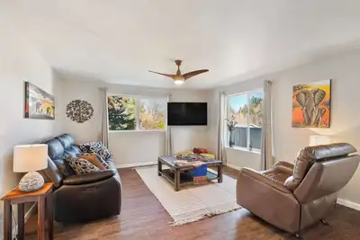 Image de Spacious Retreat with Hot Tub, Patio, & King Bed