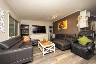 Funky 2-bedroom apartment in Albion with Ac, WiFi, Gym