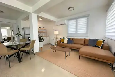 Image de Beautifully Renovated 3 Rooms Home I