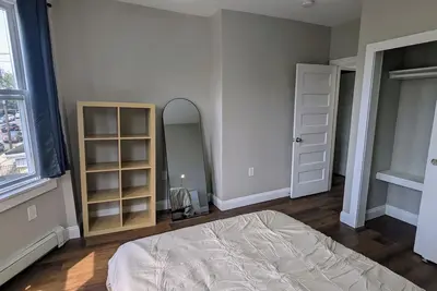 Image de Newly Renovated 4-br in South Broad St Neighborhood