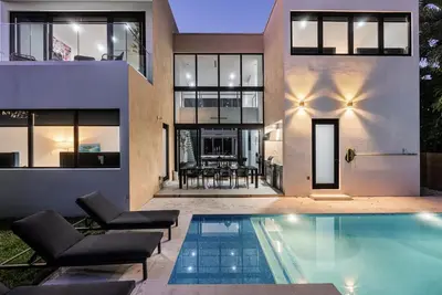 Image de New luxury 5br Villa with Private Pool, Billiards, PingPong, Grill & More!