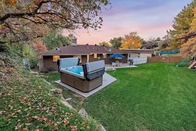 Image de Family Ski Oasis 7br 16-Person Spa Mins to Skiing by RedAwning