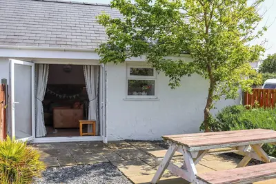 Image de Perfect for families, a welcoming and homely cottage, walking distance to the beach.