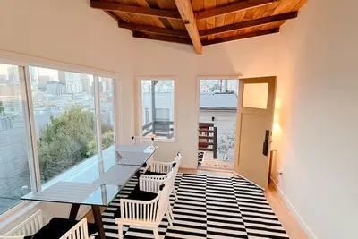 Image de Iconic 2br, Bay Views, Walk to Sf Landmarks- Detached Cottage, at the Park