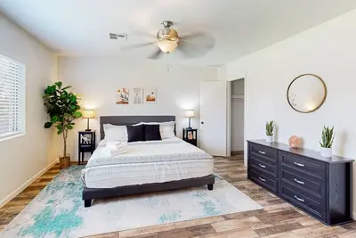 Image de Escape to this charming house in Phoenix, Az w/large yard & close to hiking