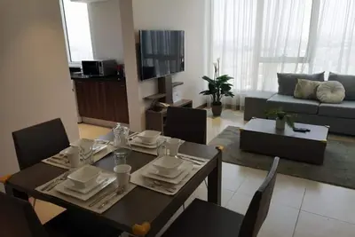 Image de Charming tower with 1 bedroom, WiFi, Gym, pool in the Middle of the City\n