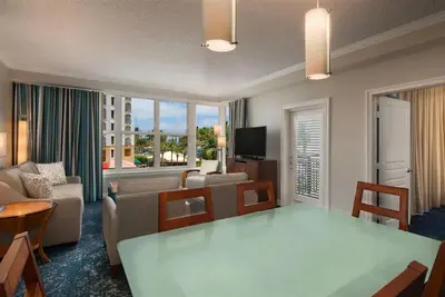 Image de Charming 2-bedroom resort with fitness room, WiFi in Palm Beach Shores