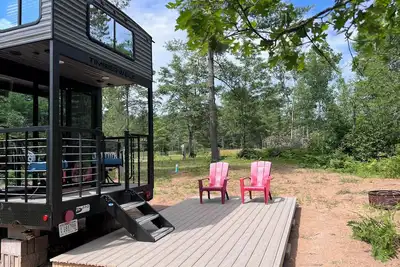 Image de New 2024 Timberwolf 2-3 bed destination home on Bike trail in Boulder Junction