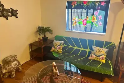 Image de Spring Special- Tropical Vibes in the Pines