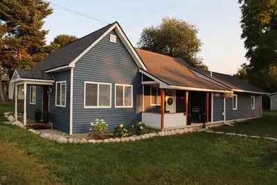 Image de Central Lake Escape -4Beds, Lake, Boat, Golf, Hike, Bike Fun! Booking now!