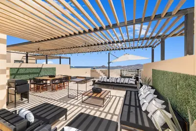 Image de Luxury Penthouse with Rooftop Deck & Private Pool