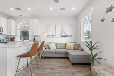 Image de Charming 2-bedroom townhome with Ac and WiFi in Pensacola