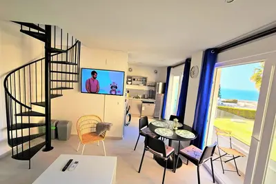 Image de Fantastic Duplex Apartment with a Seaview Terrace and Private Bbq