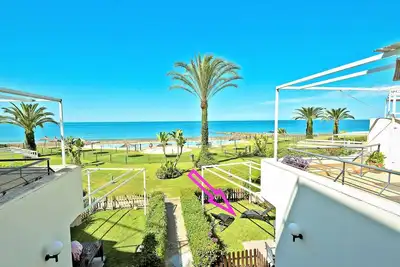 Image de Groundfloor Apartment with Private Bbg and Direct Access to the Pools and Beach