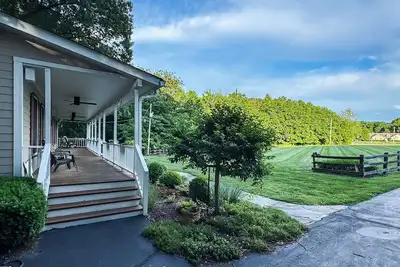 Image de Pointer Haus | Dog Friendly, near Purina Farms, WashMO, Wedding venues