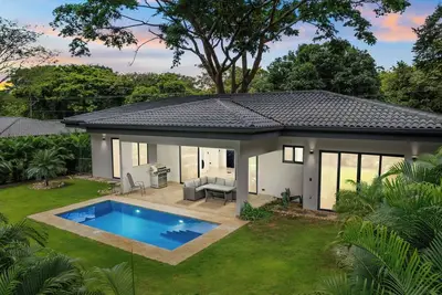 Image de Single Level Home w/Pool - Golf Cart Accessible