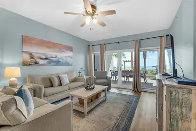Image de Sandy Key 132: 2 Br/2 Ba Beachfront in Perdido Key, Fl On-Site Rental Office Sleeps 6
