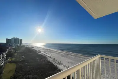 Image de Sandy Key 611:  3 Br/2 Ba Perdido Key Beachfront Condo, On-Site Rental Office, Sleeps 8