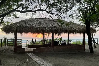 Image de 4-bedroom beachfront house and rancho on beautiful Playa El Coco with WiFi.