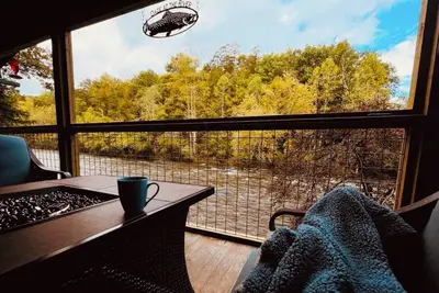 Image de Amazing River Front Cabin in Aska Adventure Area with best view of Toccoa River