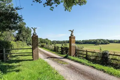 Image de Tranquility, In grounds of Dower house on large country estate in the Candover's