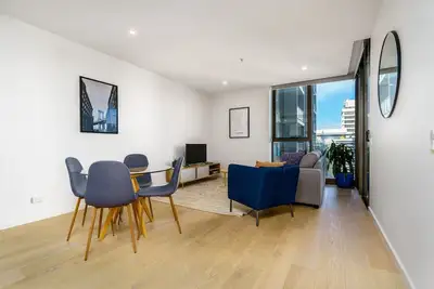 Image de New to Vrbo: Modern Comfort in Canberra's City Center