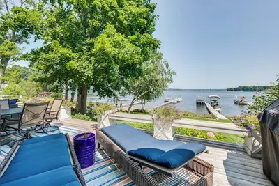 Image de Turnkey all inclusive White Bear Lake, Minnesota lake home.