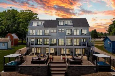 Image de Lighthouse Cove: Family Getaway, kayaks, hot tub & more