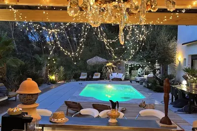 Image de Entre mer et Foret propriété, atypique, avec piscine chauffée, animaux acceptés