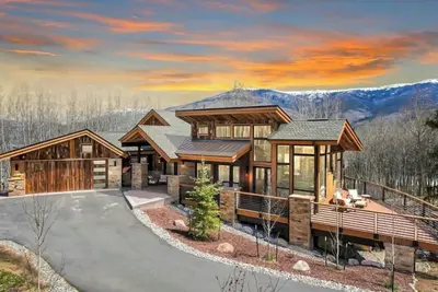 Image de Brand New beautiful Luxury home with Modern touches in charming Silverthorne
