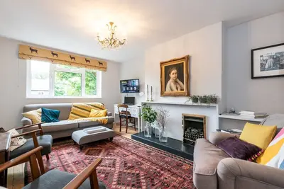 Image de Pass the Keys | Peaceful, zen apartment with parking, Kew, London