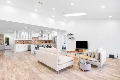 Image de Delray Beach Bliss Spacious Retreat house +Hot Tub
