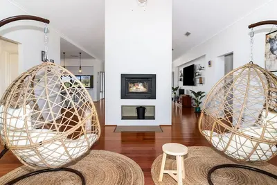 Image de Charming Farm View House: Serene Countryside Retreat with Modern Comfort