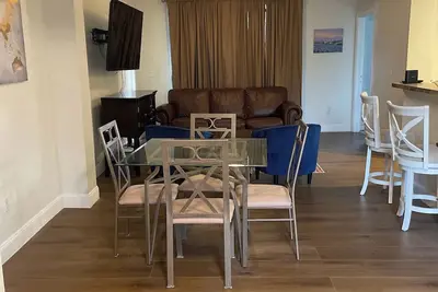 Image de Charming 2-bedroom townhome with Ac and WiFi in Riviera Beach
