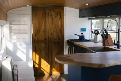 Image de Route 6 Campground presents: Tiny home | One bedroom Schoolbus