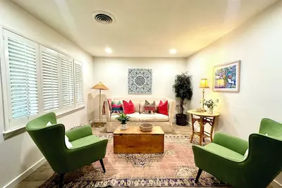 Image de Viva The Matador! Newly Renovated and Charming 4 Bedroom\/2 Bathroom House