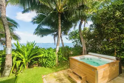 Image de Beach Oasis: Beach front North shore cozy resort with spa and private garden