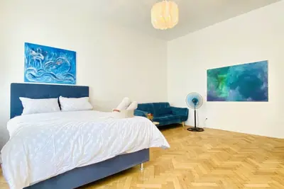 Image de Spacious 2br Apt, Up to 6p, 4-Min to Stadthalle