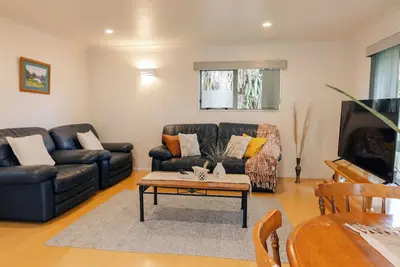 Image de Central Location Cozy Vibe Home| 4mins to motorway