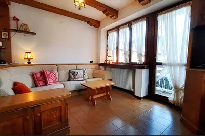 Image de Appartement \"Antelao Relax a Vinigo\" avec vue sur les montagnes, terrasse privée et Wi-Fi