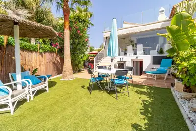 Image de Villa 'Bahia Dorada' à 50 m de la plage avec vue sur la mer, Wi-Fi et climatisation