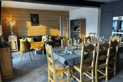 Image de Appartement 'Grand Cerf - Albiez Montrond' avec vue sur la montagne, terrasse privée et Wi-Fi