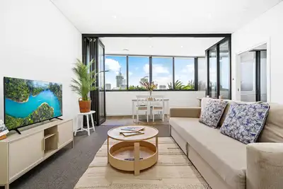 Image de Waterfront Modern 2b2b Apt@Marina square