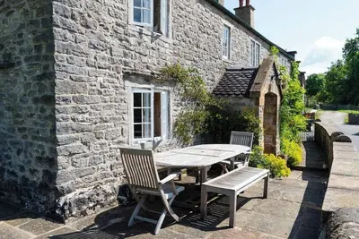 Image de Beautiful 18th Century Farmhouse in the Heart of the Peak District