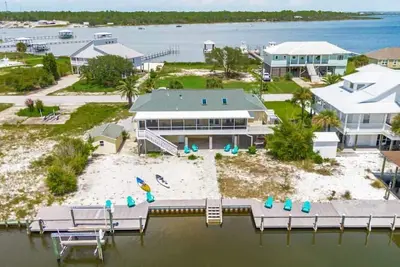 Image de Sunny Side Up / 3 Kayaks + Dock Your Boat!