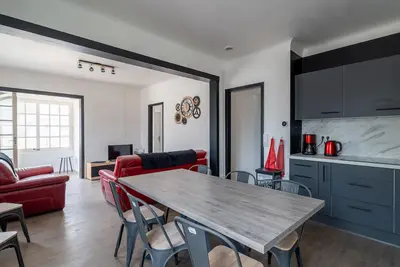 Image de Maison rénovée pour 8 pers avec terrasse près des plages et activités